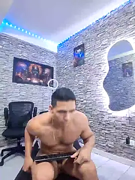 ChoreyTaiylor live sex cam