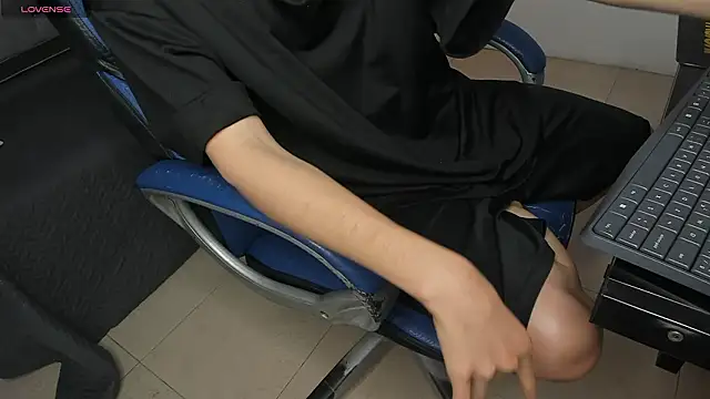 samblack_ (M twink) - cum show