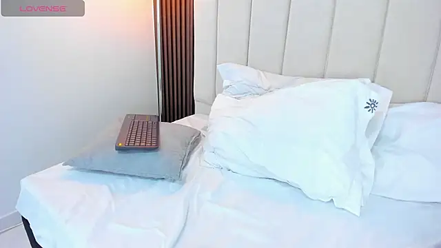 victoria_guzman - Victoria_Guzman's free webcam