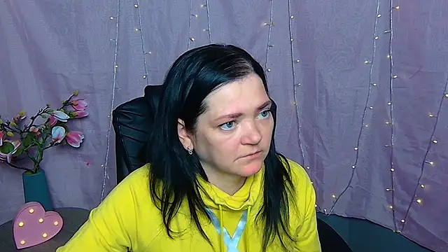 laurafinn - LauraFinn's free webcam