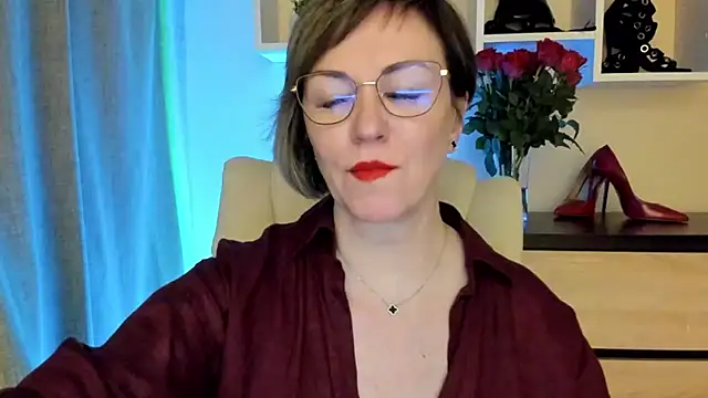 feliziadesire - FeliziaDesire's free webcam