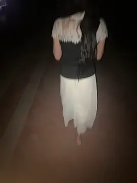 美女zhuendong000001在线直播