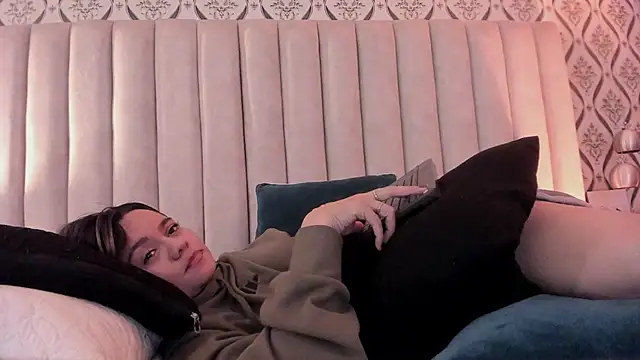 sky_junne - Sky_Junne's free webcam - UK Sex Cams