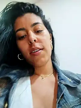 luianna - Luianna's free webcam - UK Sex Cams