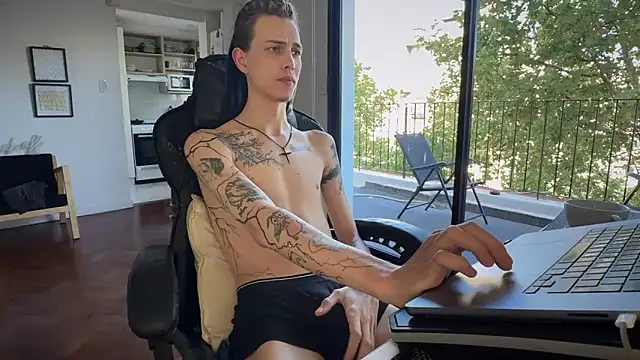 den_bluexx - Den_BlueXx's free webcam - UK Sex Cams