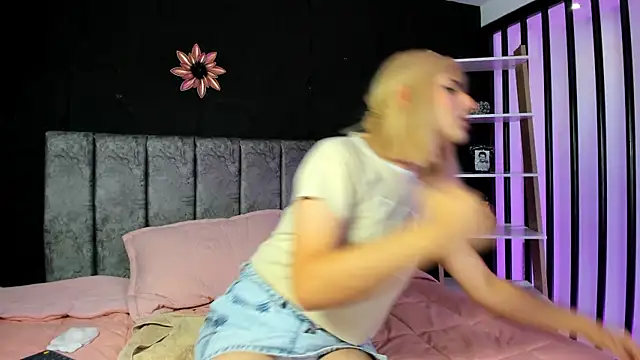 sophiewolf_ (T teen) - bounce my ass