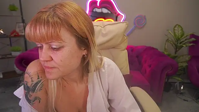 bellalapetit - BellaLaPetit's free webcam - UK Sex Cams