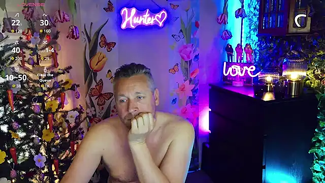 hunter_fl (Ask my age) - Let’s add some heat to our chats.