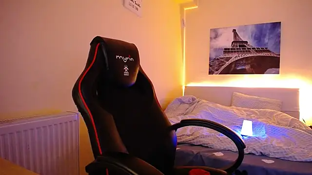 amydamarw (Ask my age) - flash cock25, cock hard hard 40,nude 100