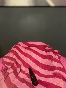 Webcam Model (SEXaddictCANDY10) is live