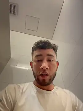 liam_bronw Live Webcam on Stripchat