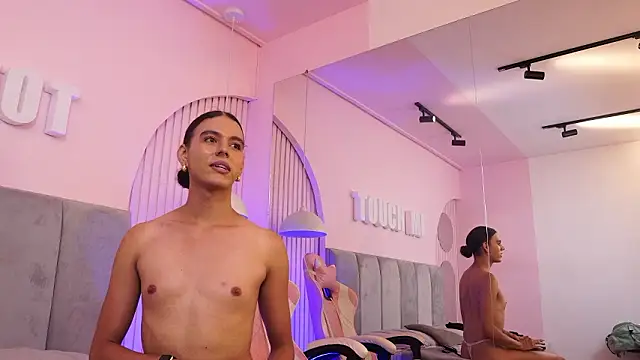 Luxa_Velvet Live Webcam on Stripchat