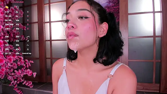 foxy_hannah - Foxy_hannah's free webcam - UK Sex Cams