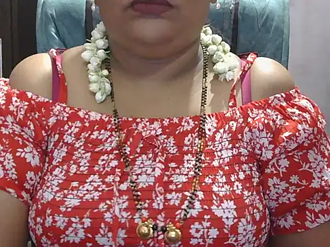 nisha-telugu (F young) - Boobs oil massage