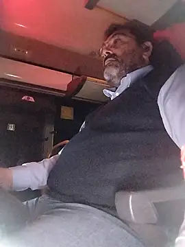 necroforo (M mature) - Senza masturbarmi e venire fino al goal