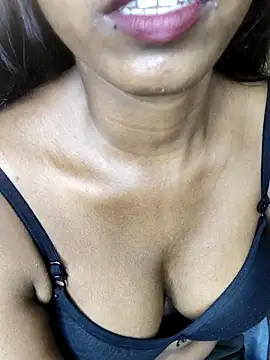 Webcam Model (Simran_0011)  is live.Free join now!