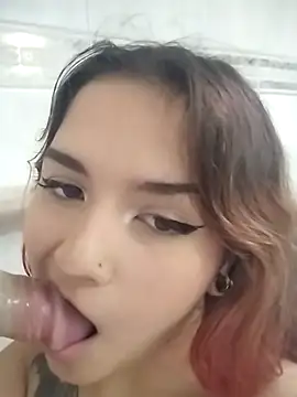 bella_mush (F teen) - 🌸STRIPTEASE🌸