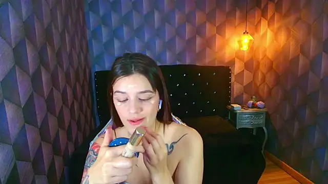 liaharryis (F young) - Oil in ass and twerk for me 🔥