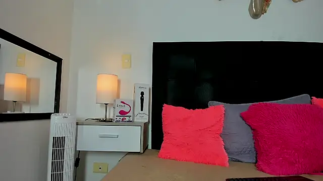 natalye_23 - Natalye_23's free webcam - UK Sex Cams