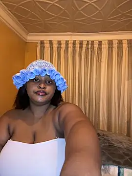 Webcam Model (Bella-Porsche)  is live.Free join now!