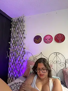 avelyne - Avelyne's free webcam - UK Sex Cams