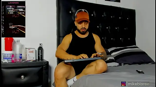 mikeblaree live sex cam
