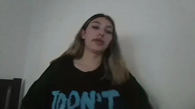 alicee_teen - Alicee_teen's free webcam - UK Sex Cams