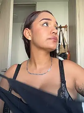 sara-77 - Sara-77's free webcam - UK Sex Cams