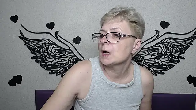 emiliagree (F mature) - make me tremble and squirm