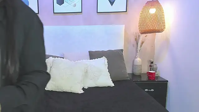 carolinavaldez2026 (F milf) - Naked and dildo sucking