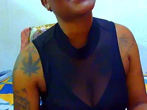 tattooedgoddess33 (Ask my age) - Help to buy domi