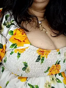 Webcam Model (Aarna111)  is live.Free join now!