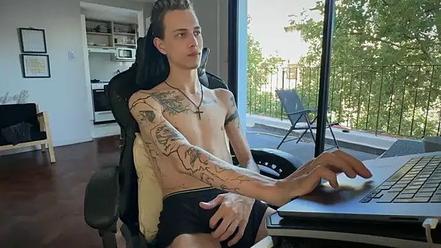 den_bluexx - Den_BlueXx's free webcam - UK Sex Cams