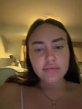 KiraSunshine live cam profile