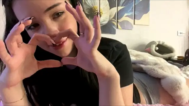 beckyaurielle (F teen) - doggy kitty lick hand