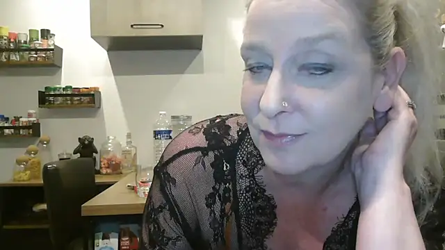 cataleyaflowers69 - Cataleyaflowers69's free webcam - UK Sex Cams