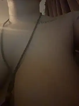 nickytheehawtie - Nickytheehawtie's free webcam