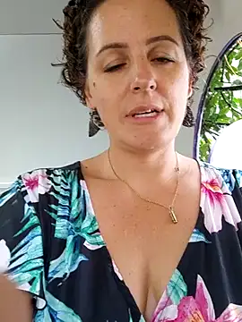 emiliemilf - Emiliemilf's free webcam