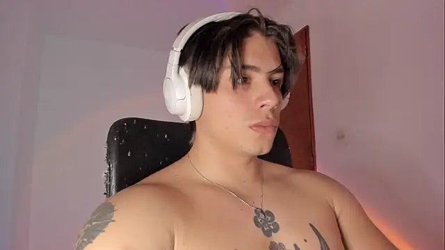 giordano_russo (M young) - first cum of the day!