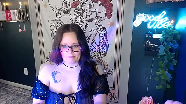 hazeyviolet333 - HazeyViolet333's free webcam