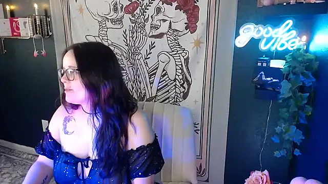 hazeyviolet333 - HazeyViolet333's free webcam