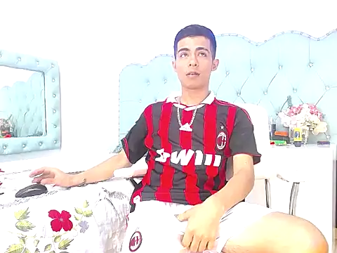 Apolo_Richards webcam