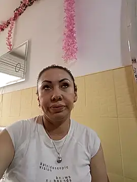 coral_smitth (F milf) - Flash pussy