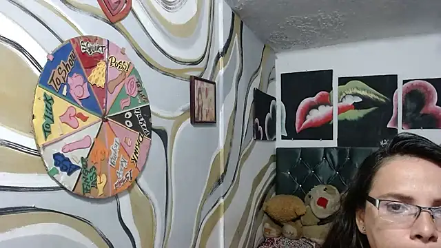 manzanahot9 Live Webcam on Stripchat