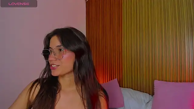 scarlett_rosse_x - Scarlett_rosse_x's free webcam - UK Sex Cams