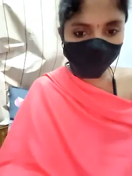 deepa-telugu143 (F milf) - Nude show in public new year special