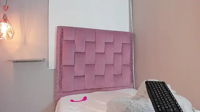 roxy_stonee - Roxy_Stonee's free webcam - UK Sex Cams