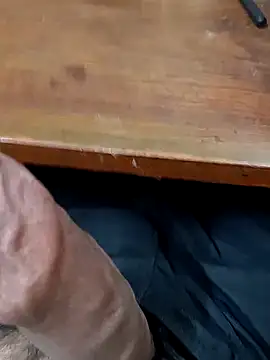 wrong_man25 (M young) - Cum in public