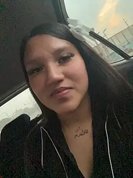 melody_ls (F teen) - milk in pussy