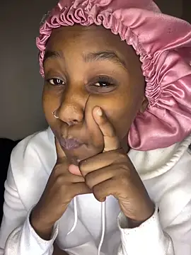 sirah1 (F teen) - please help me pay for my american visa